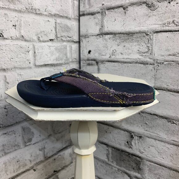 Crocs Classic Navy Blue Canvas Thong Flip Flops Sandals Big Kids J1 - Picture 2 of 10